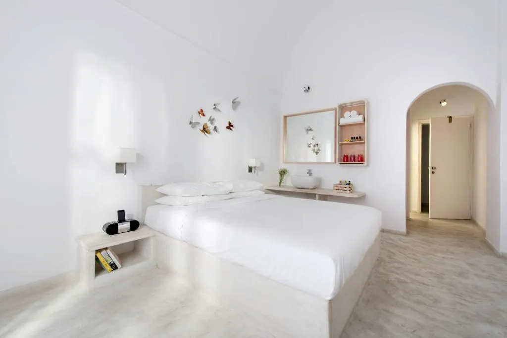 Double or Twin MOUNTAIN VIEW Room, Hotel 28, Santorini