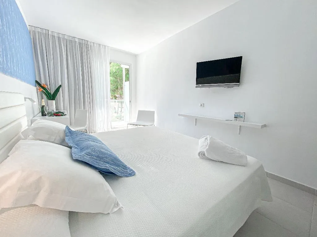 DOUBLE SINGLE USE POOL VIEW Room, Reverence Life Hotel, Majorca