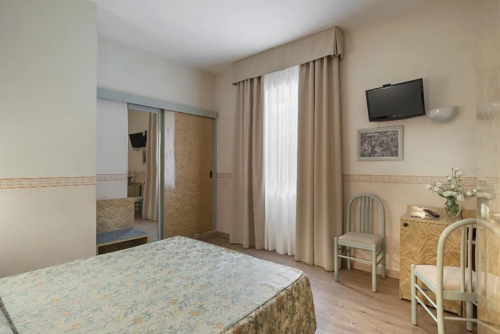 Double or Twin STANDARD Room, Garibaldi, Venice