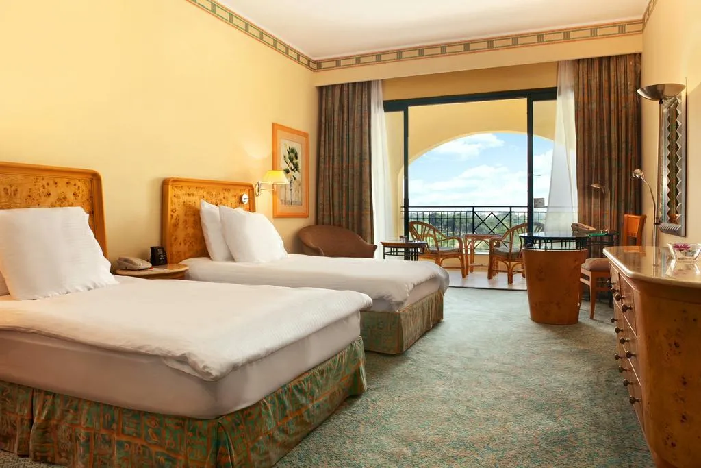 TRIPLE EXECUTIVE Room, Hilton Pyramids Golf, Cairo