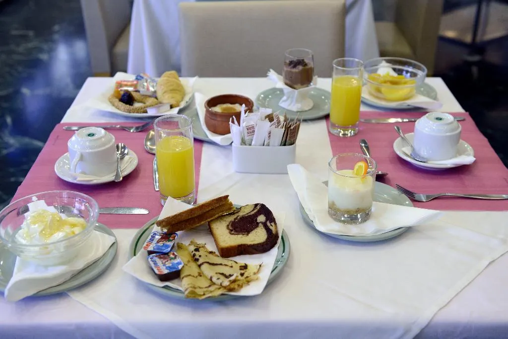 Restaurant, Dorian Inn Sure Hotel Collection by Best Western, Athens