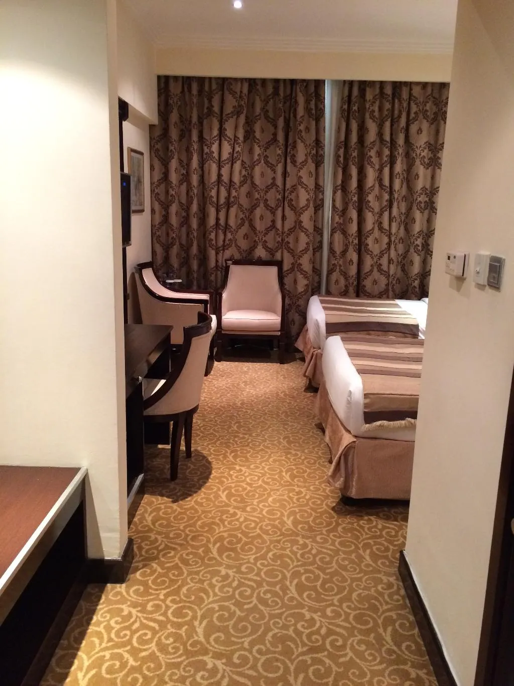 Double or Twin DELUXE Room, London Suites Hotel, Dubai
