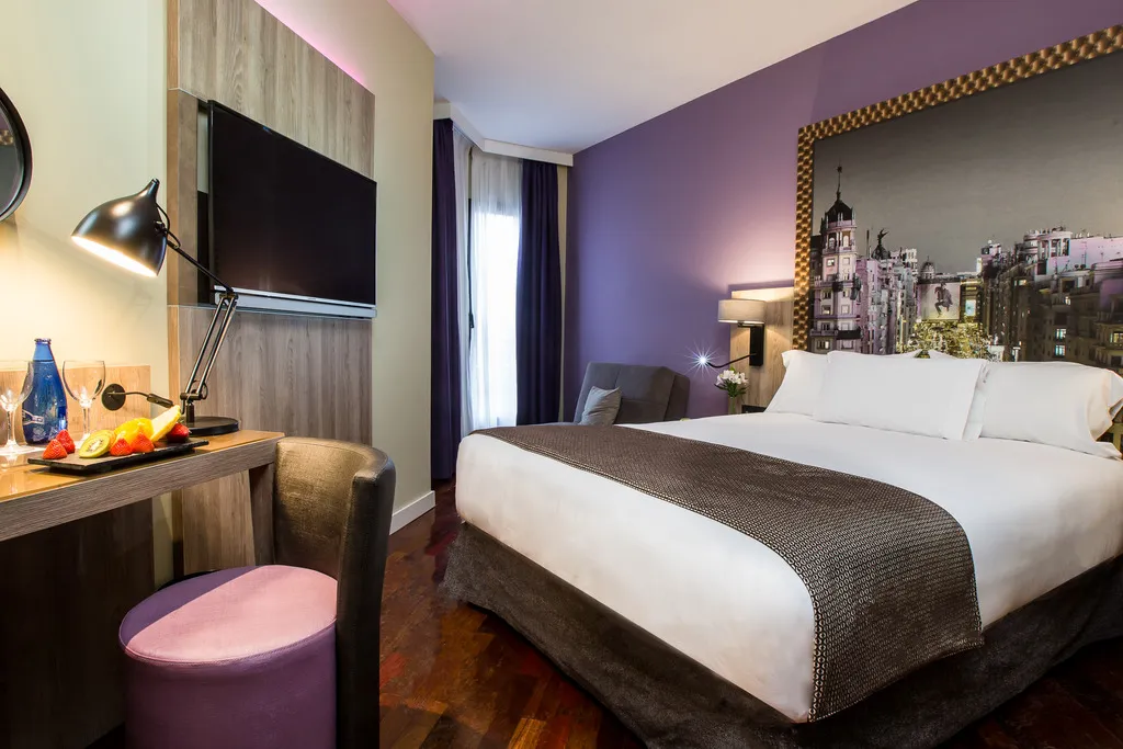 DOUBLE SUPERIOR Room, Leonardo Hotel Madrid City Center, Madrid