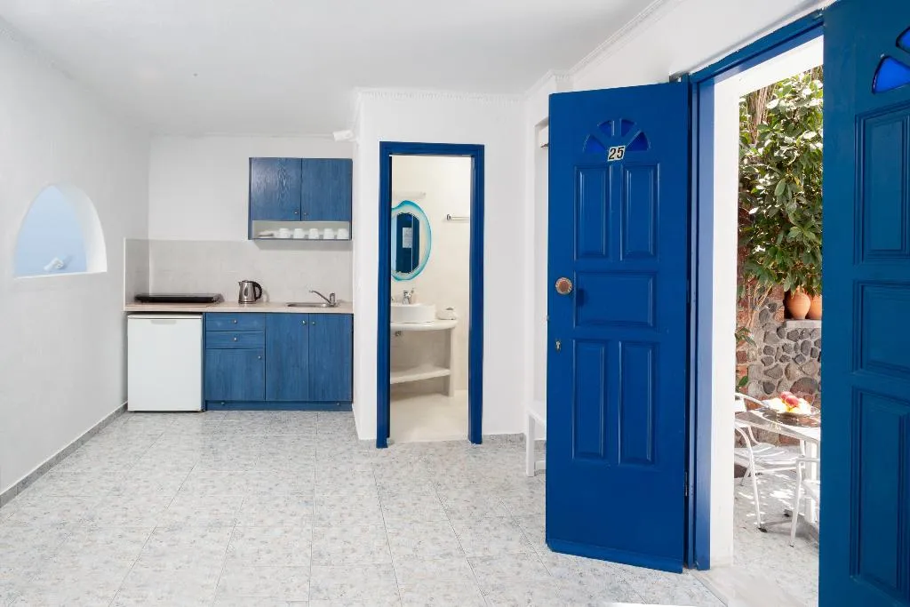 FAMILY ROOM CAPACITY 5 Room, Roula Villa, Santorini