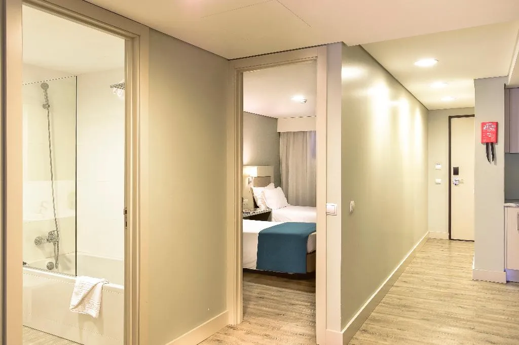 APARTMENT PREMIUM TWO BEDROOMS Room, Aqualuz Lagos by The Editory, Algarve