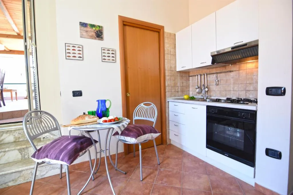 APARTMENT WITH TERRACE Room, Case Così Apartments Napoli, Naples