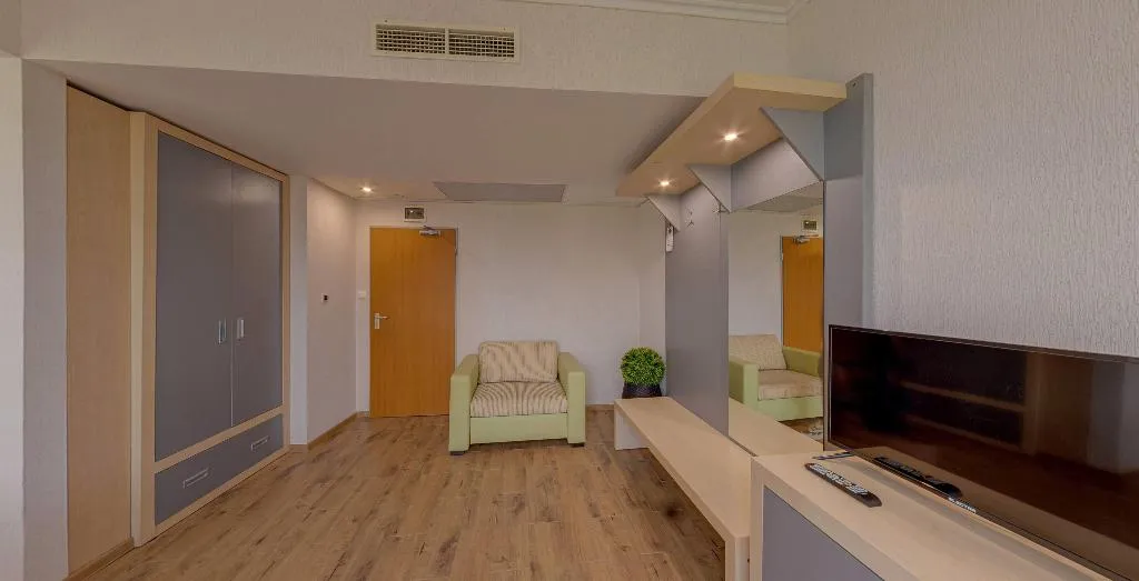 JUNIOR SUITE STANDARD Room, Hotel Marina Palace Affiliated by Melia, Bourgas