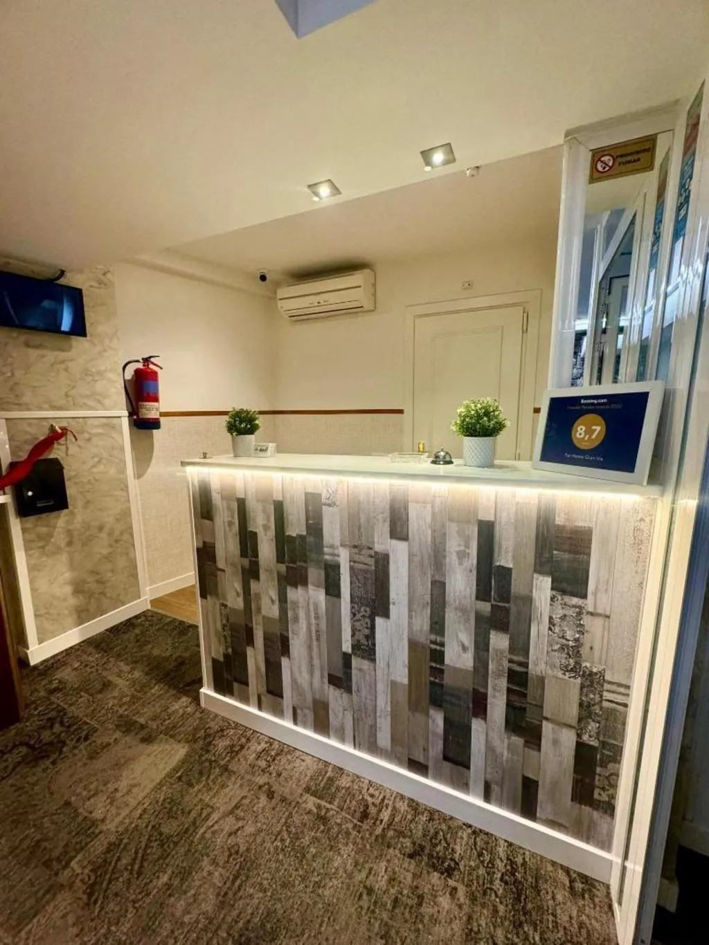 Lobby, Far Home Hostel, Madrid
