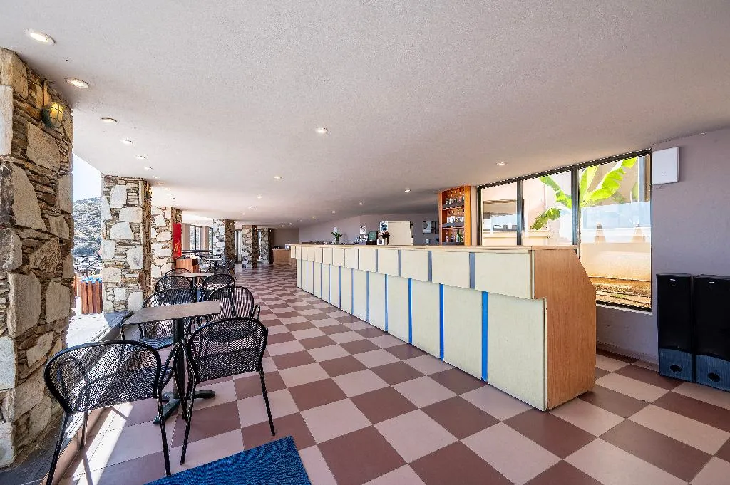 Bar, Athina Palace, Crete