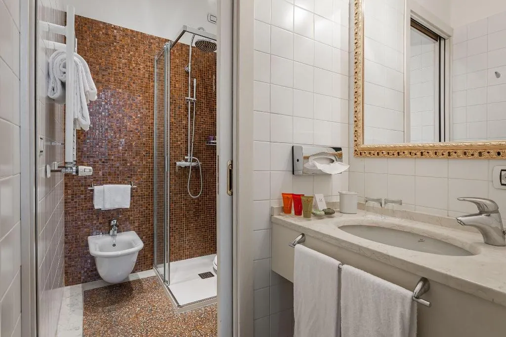 Room, Hotel Al Ponte Antico, Venice