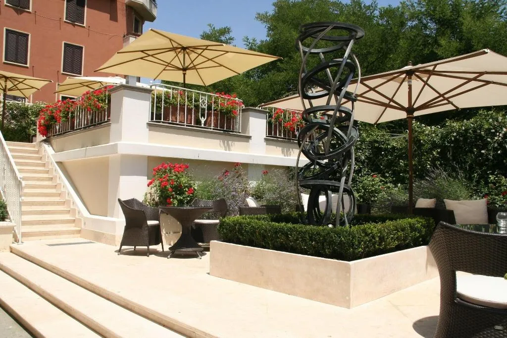 Bar, Villa Duse, Rome