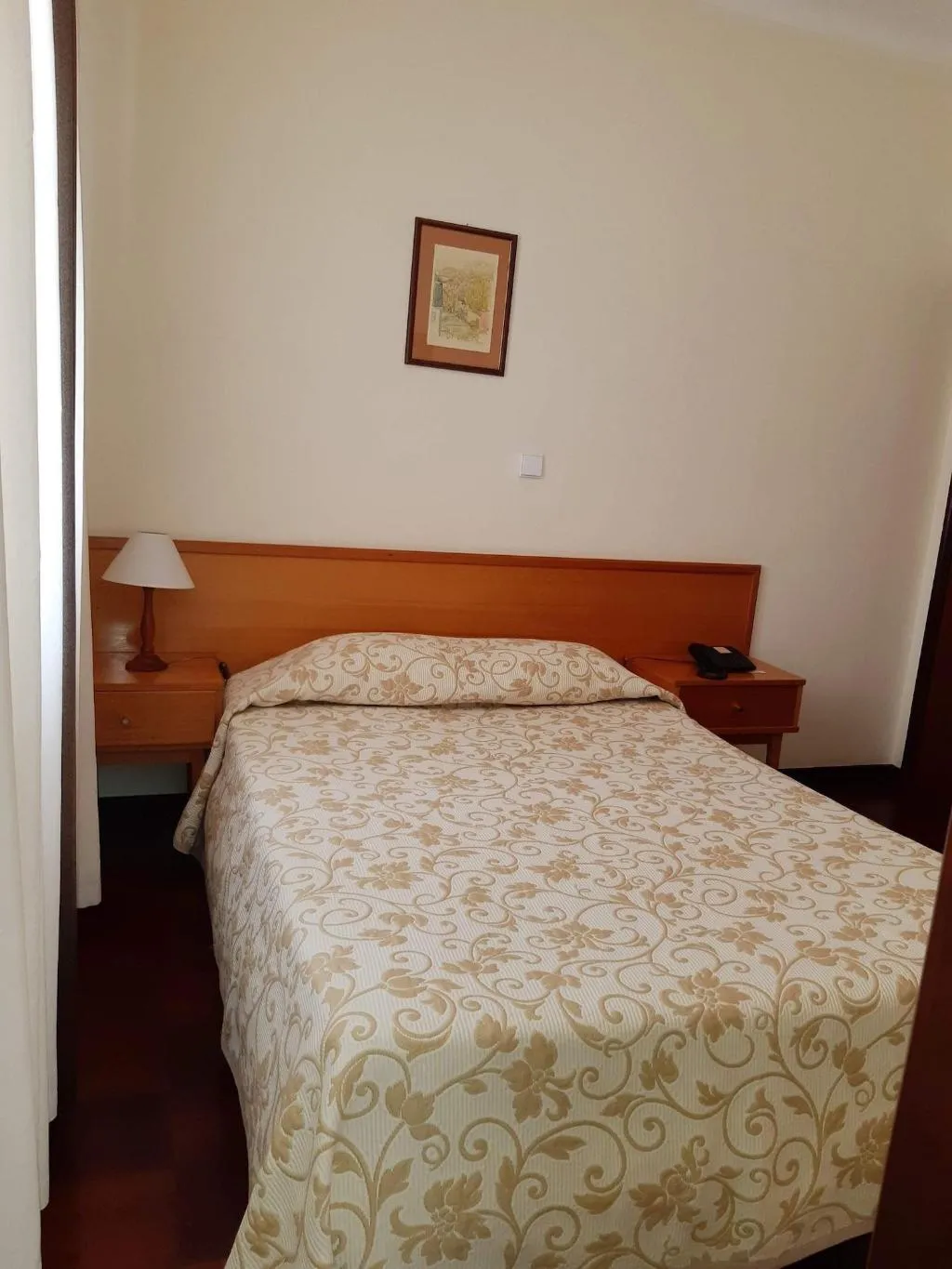 Room, Residencial Do Vale, Madeira