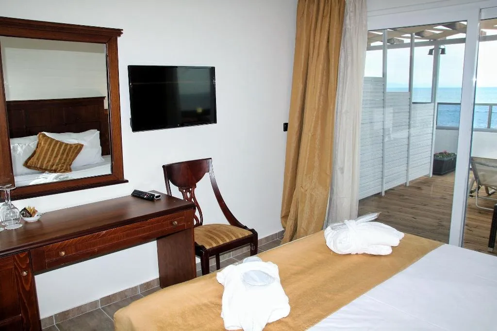 Room, Paralia Beach Boutique Hotel, Thessaloniki