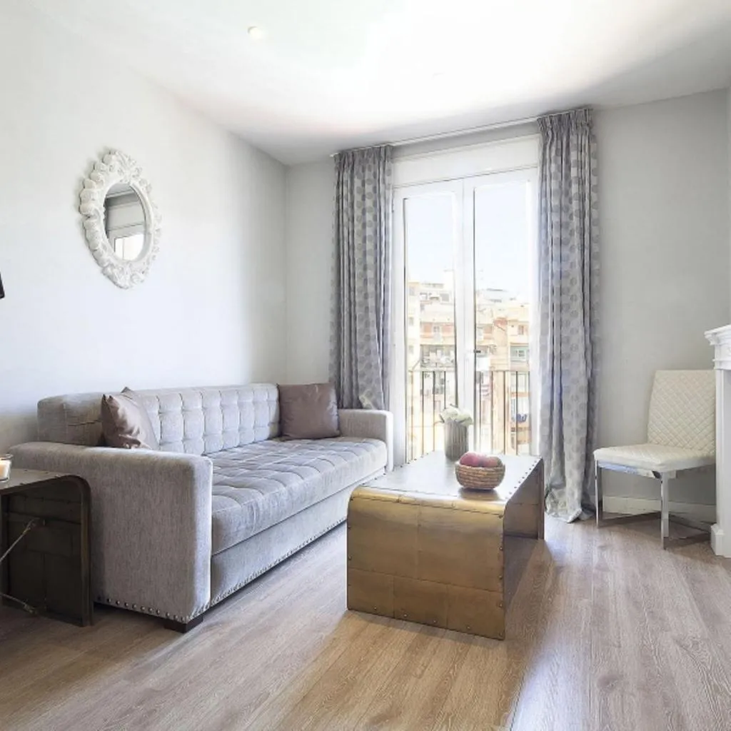 JUNIOR SUITE CAPACITY 3 Room, Grandom Suites, Barcelona