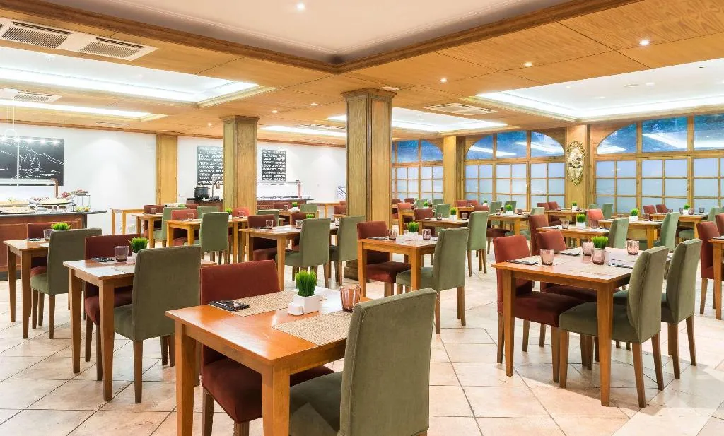 Restaurant, Vielha Val d’Arán Affiliated by Melia, Costa Brava