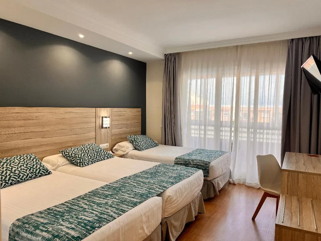 TRIPLE STANDARD Room, Sercotel Maya Alicante, Costa Blanca