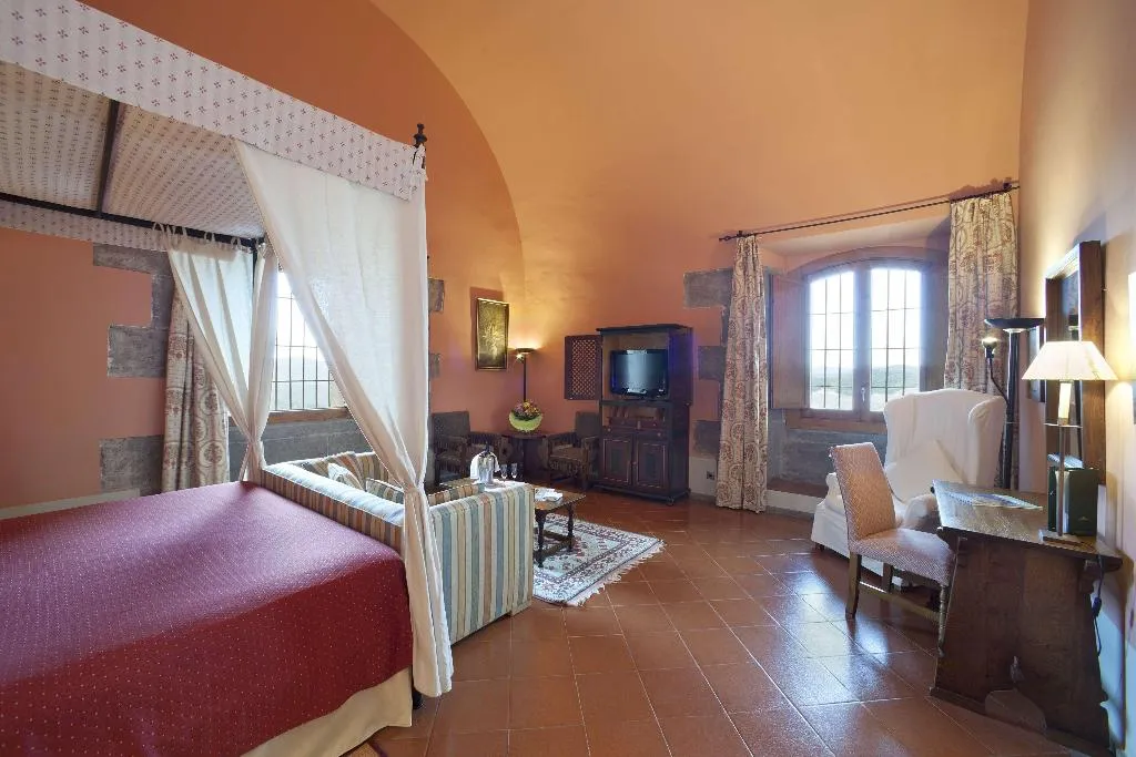 SUITE STANDARD Room, Parador de Cardona, Barcelona