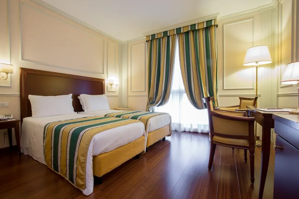SUITE CAPACITY 4 Room, The Regency, Sure Hotel Collection by Best Western, Milan