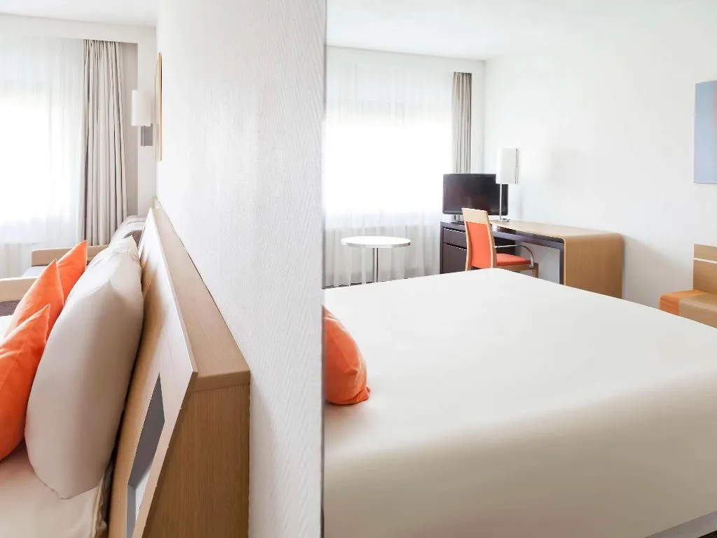 Room, Novotel Amsterdam City, Amsterdam