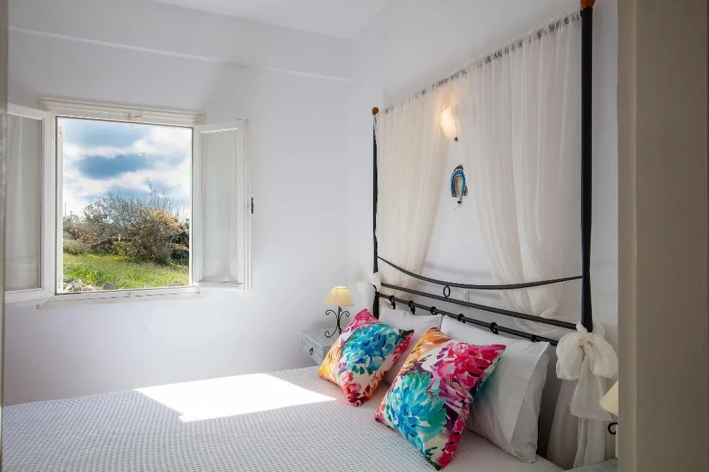 Room, Anchor Suites, Santorini