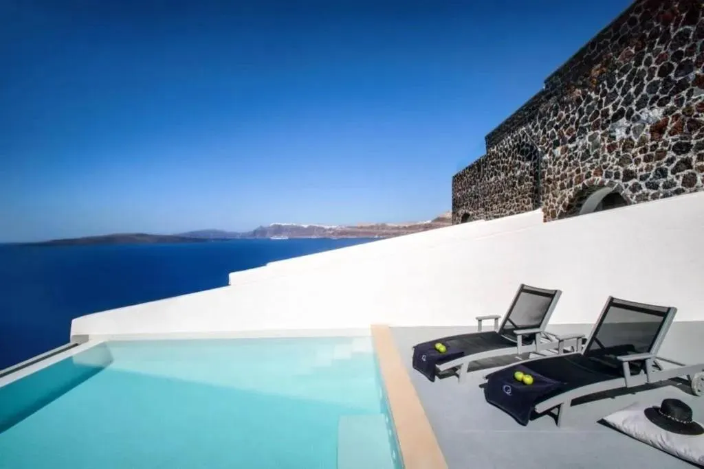 SUITE WITH PRIVATE POOL Room, Grand Ambassador Santorini, Santorini