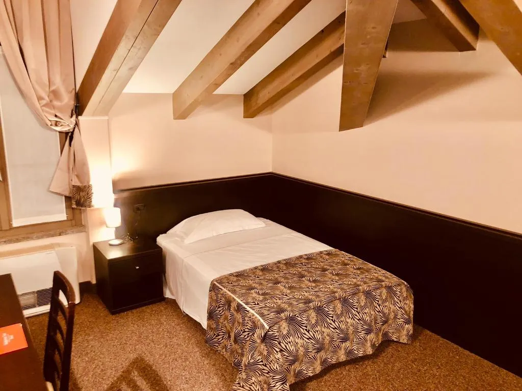 Room, Hotel Malpensa Inn, Milan