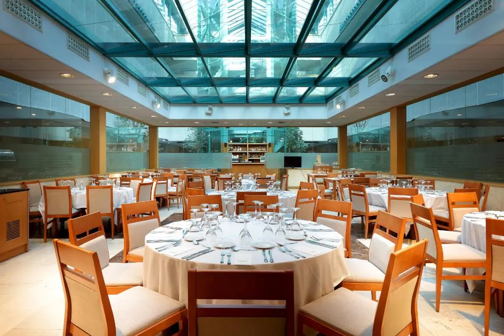Restaurant, Exe Gran Hotel Almenar, Madrid