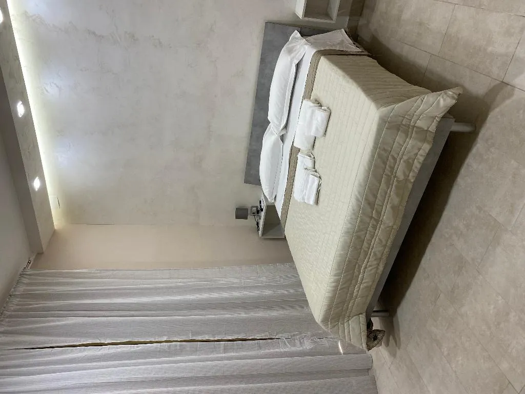 TRIPLE STANDARD Room, Poker, Naples