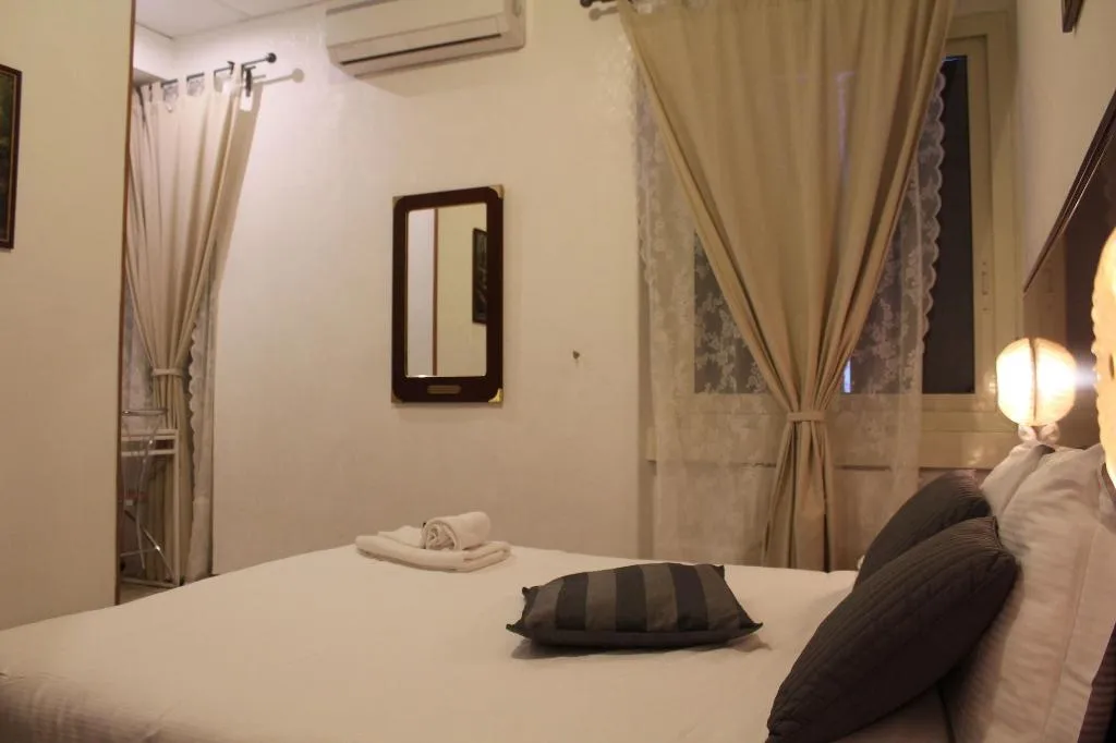 Room, B&B Galleria Frascati, Rome