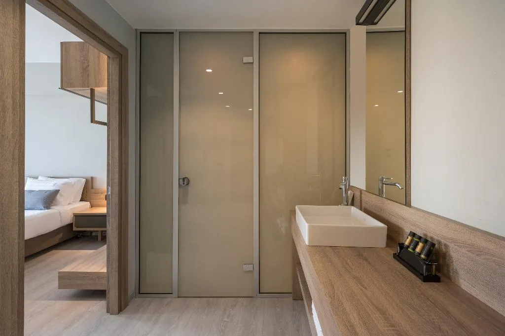 SUITE WITH JACUZZI Room, Mare Village Hotel, Crete