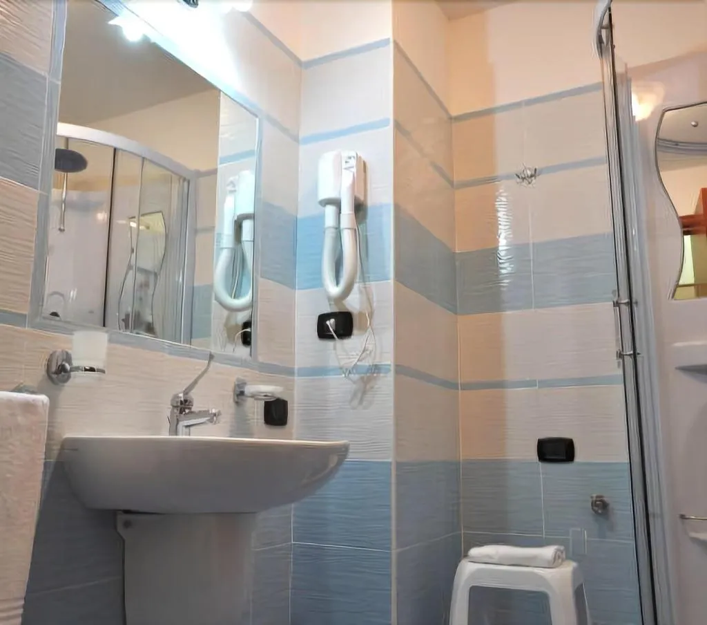 Room, Bed And Breakfast Medea, Naples
