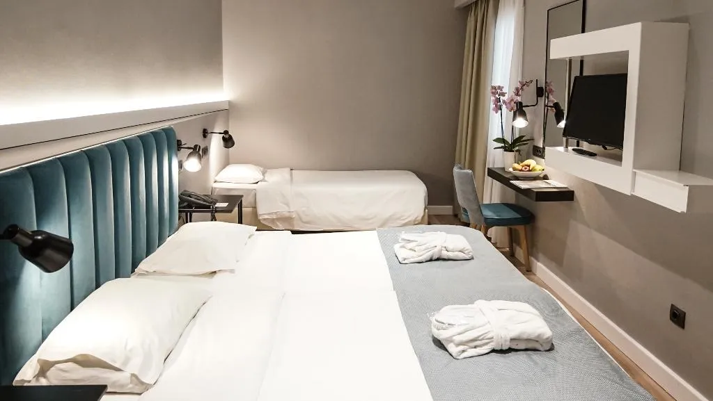 TRIPLE STANDARD Room, Athens Cypria, Athens