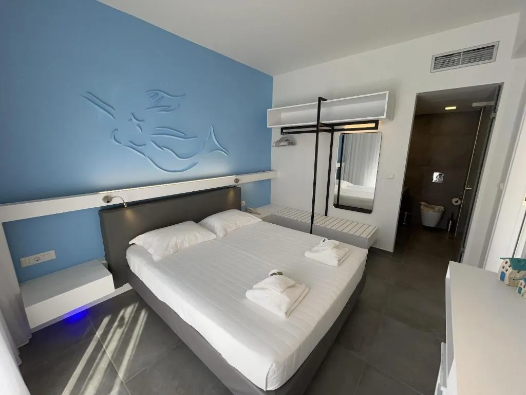 Room, Niriides Hotel, Crete