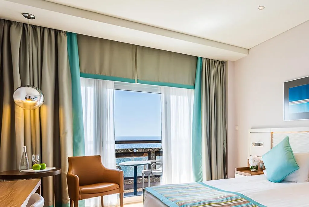 Room PREMIUM Room, Crowne Plaza Limassol, Cyprus