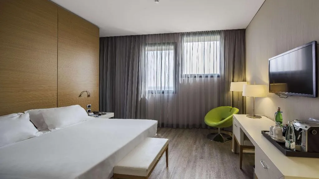 Room, NH Milano Fiera, Milan