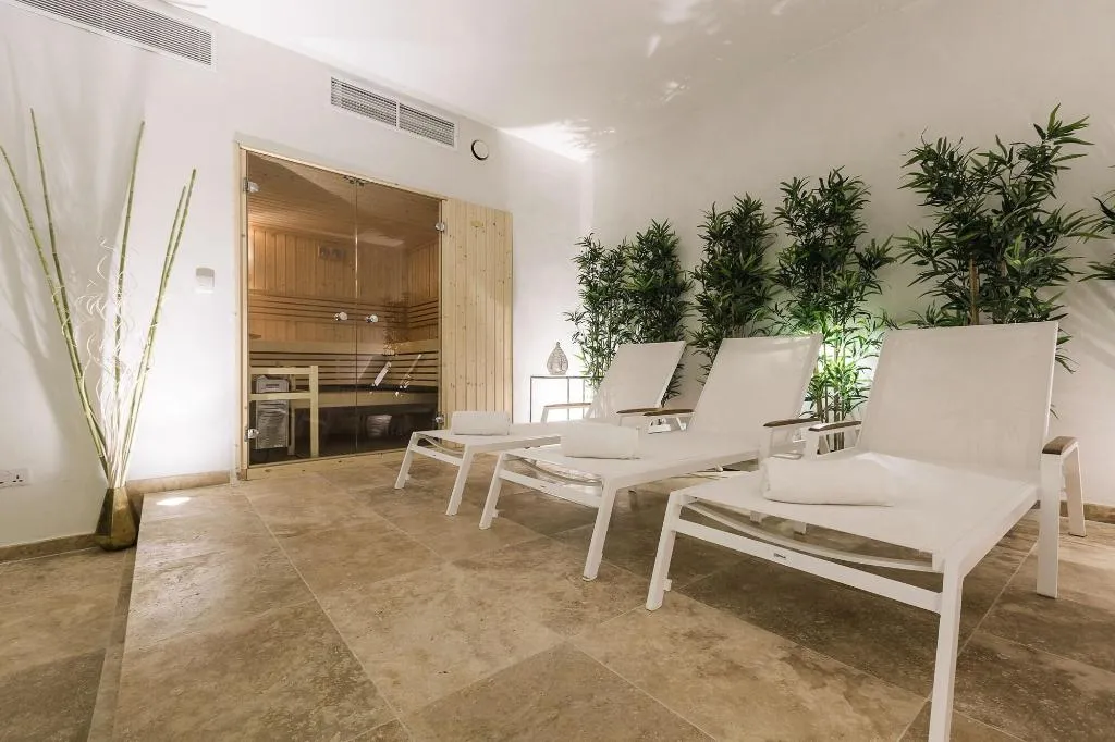 Sports and Entertainment, Two Pillows Boutique Hostel, Malta