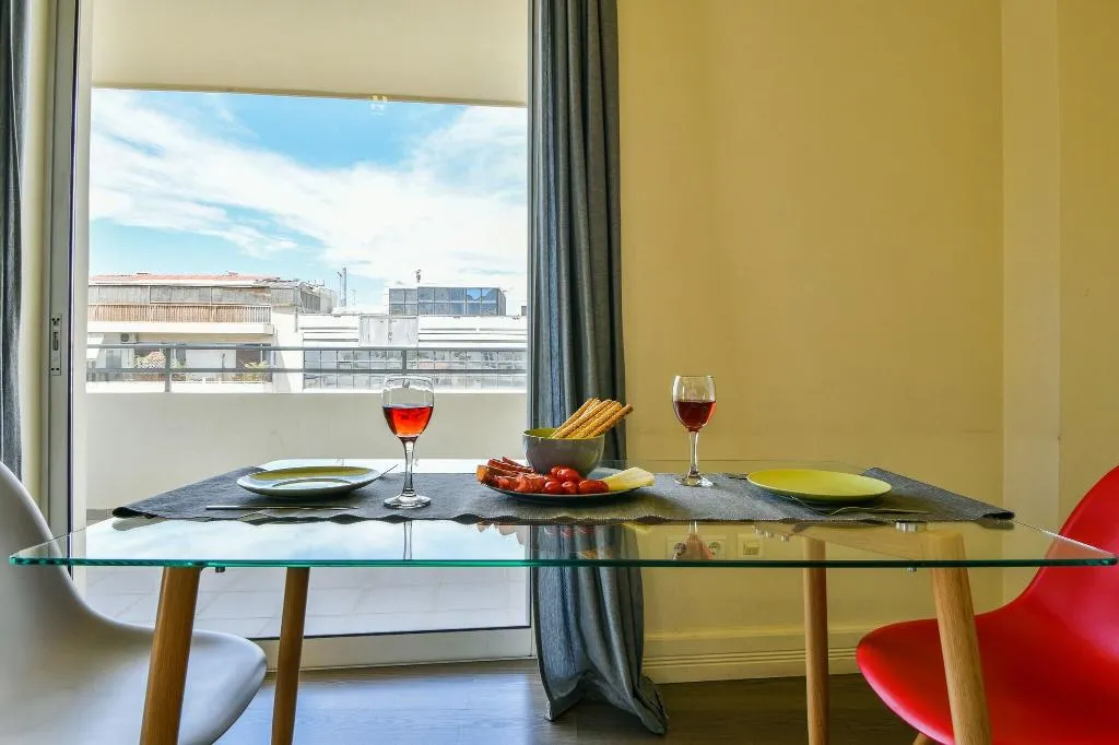 Room, Athens Way Lofts, Athens