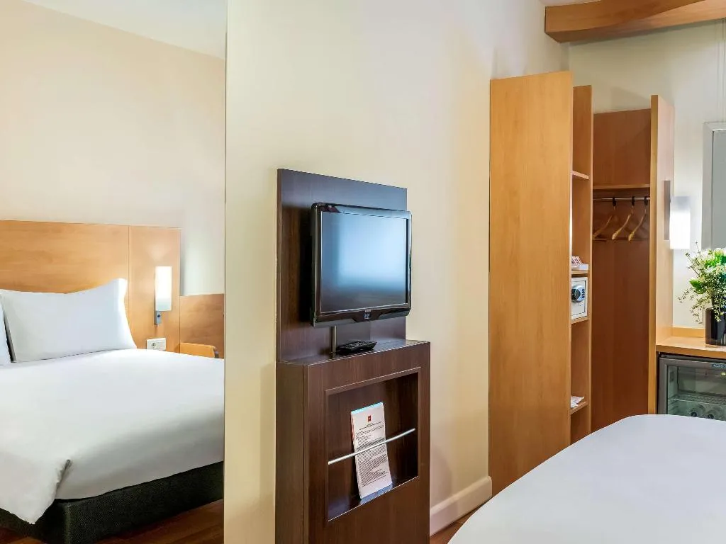 DOUBLE STANDARD Room, ibis Izmir Alsancak, Izmir