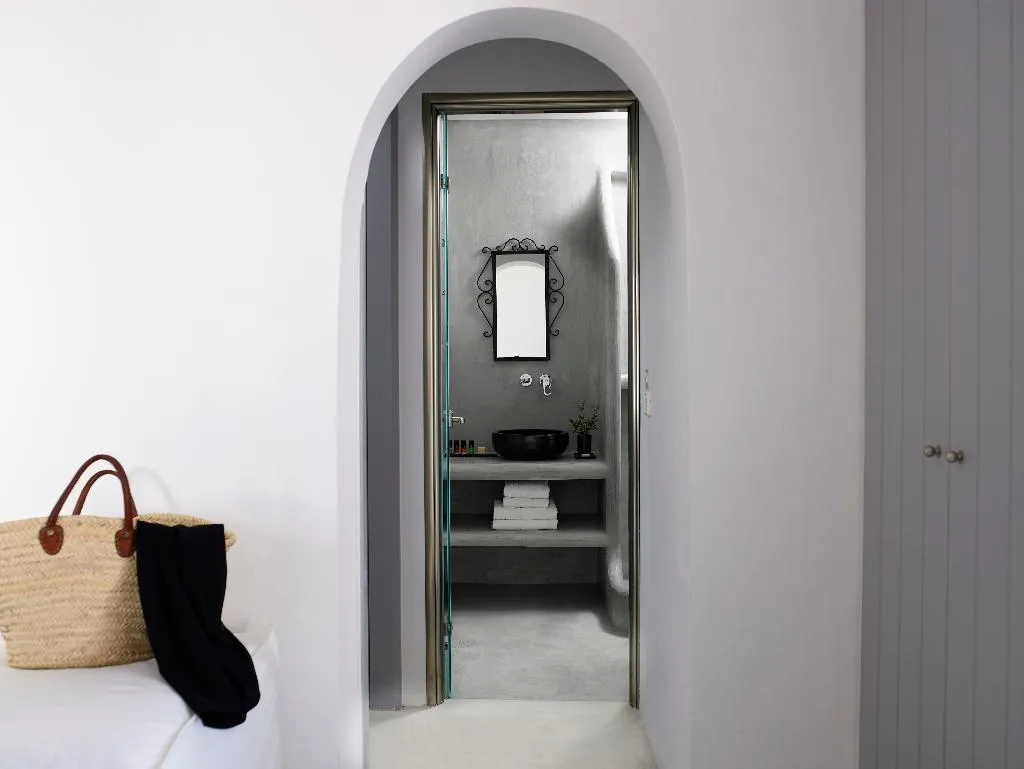JUNIOR SUITE STANDARD Room, Kalisti Hotel & Suites, Santorini