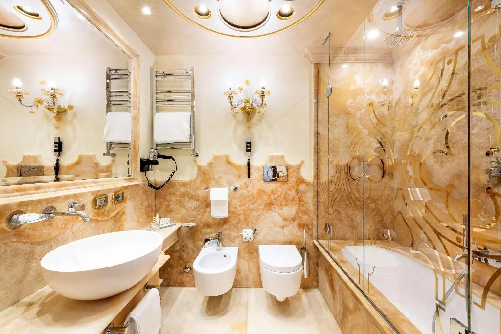 Double or Twin SUPERIOR Room, Monaco and Grand Canal, Venice