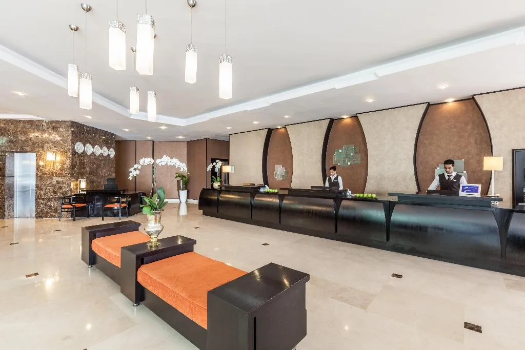 Lobby, Holiday Inn Dubai - Al Barsha, Dubai