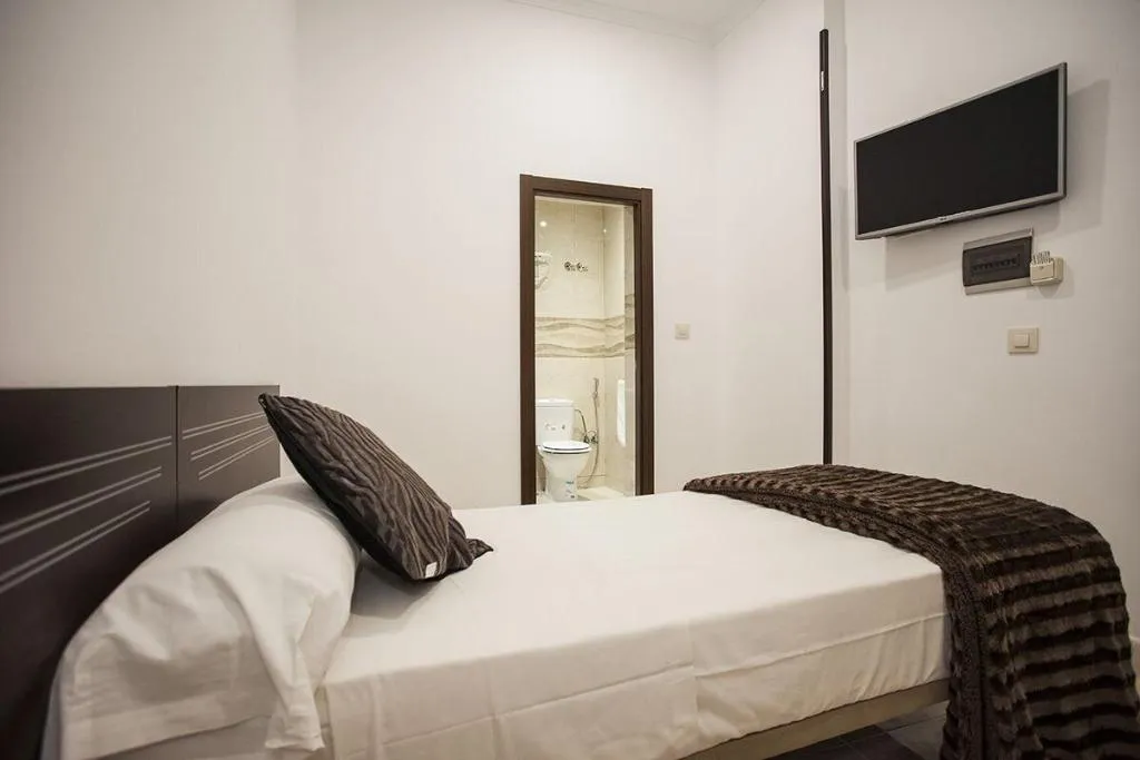 Room, Hostal Rincon De Sol, Madrid
