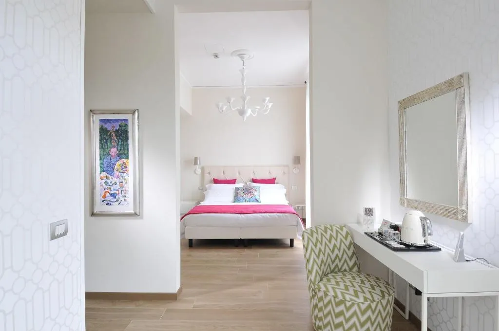 Room, Canto Degli Aranci, Florence