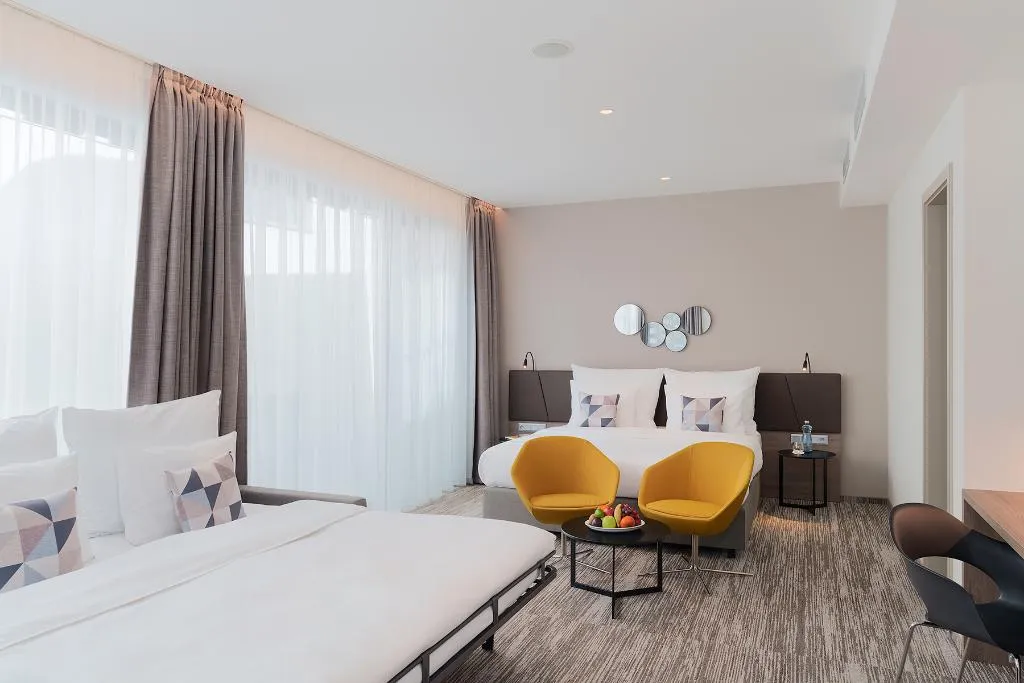 FAMILY ROOM ONE BEDROOM ONE BATHROOM Room, Hotel CUBE, Prague