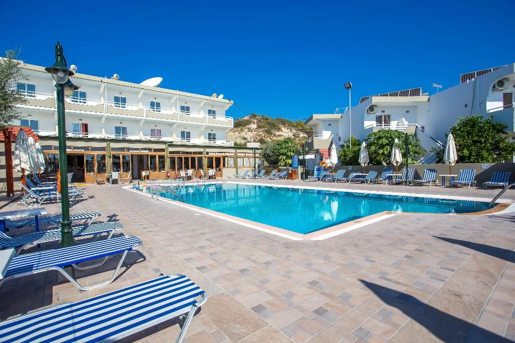 Pool, Georgia Apartments, Rhodes