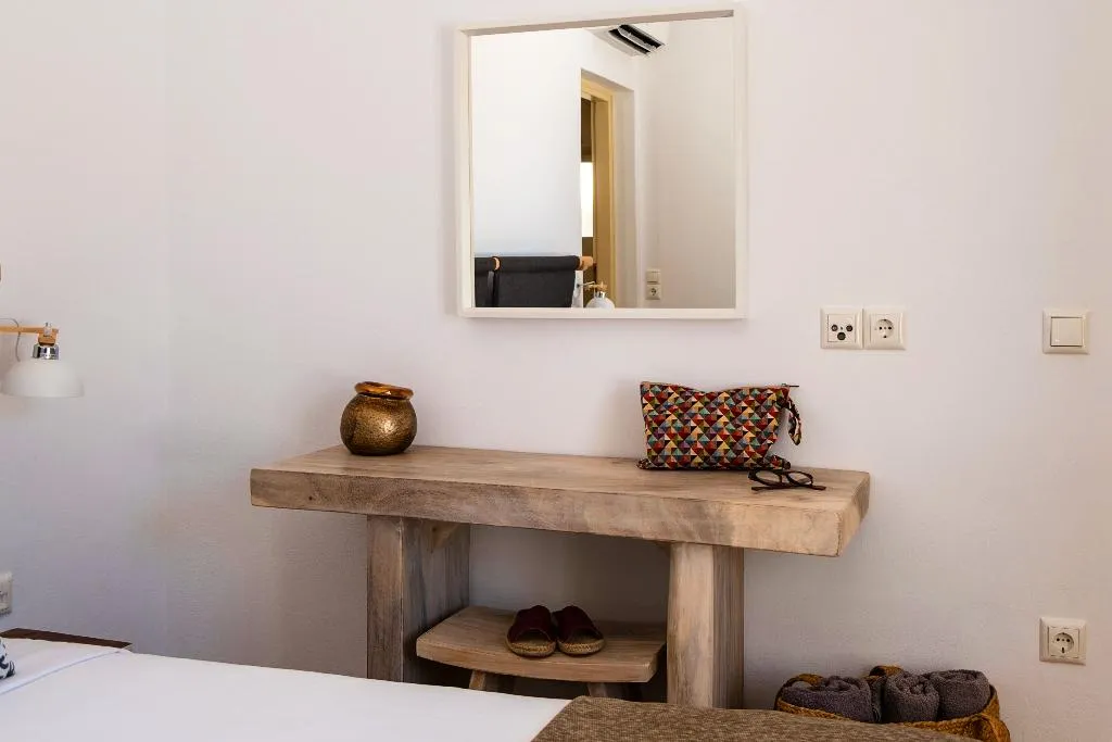 VILLA WITH PRIVATE POOL Room, White Orchid Villa, Santorini
