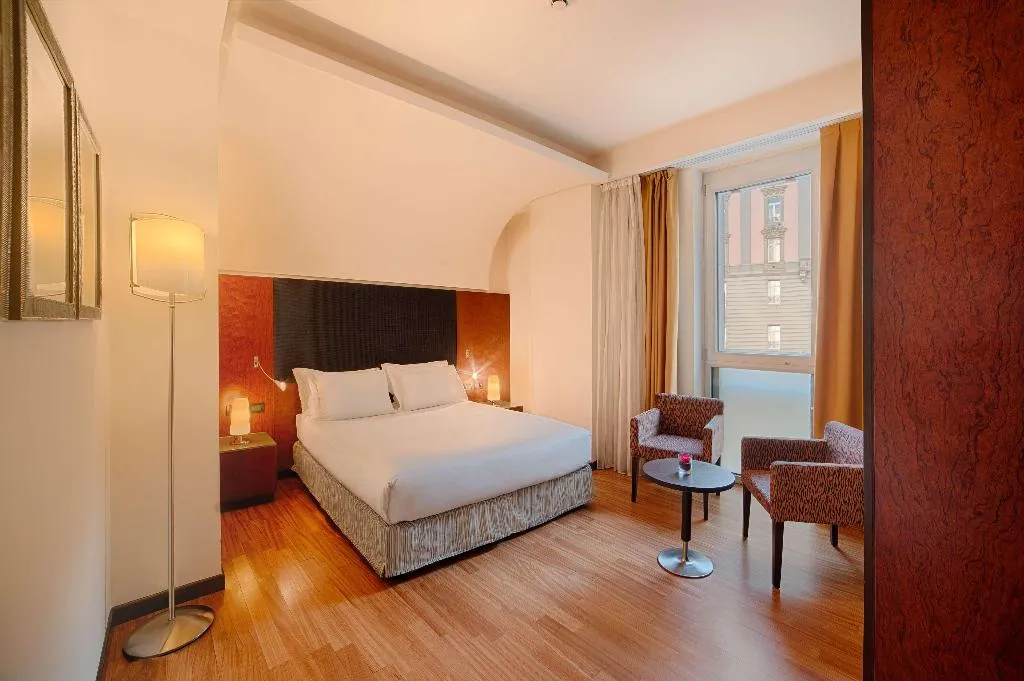 Room, NH Bergamo, Milan