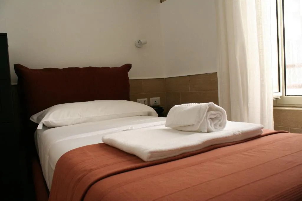 SINGLE STANDARD Room, Hotel H22, Naples