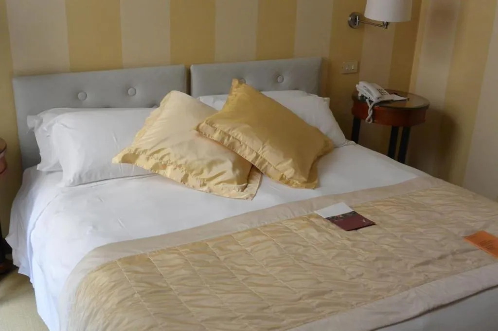 Room, Hotel Gran Duca Di York, Milan