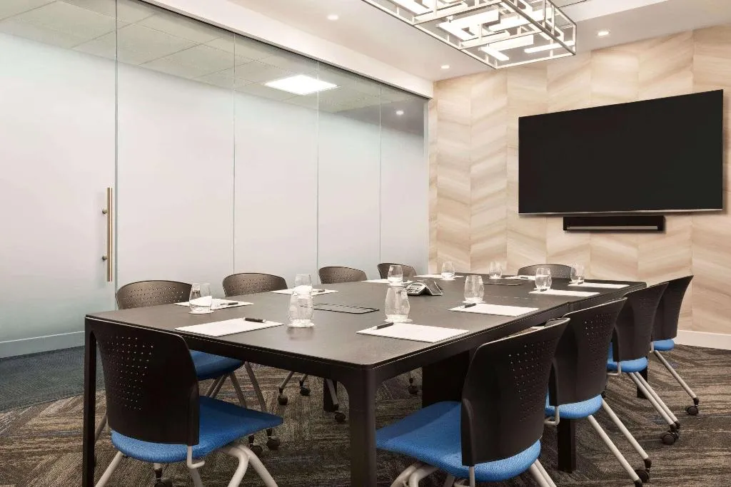 Conferences, Travelodge by Wyndham Montreal Centre, Montreal, Quebec